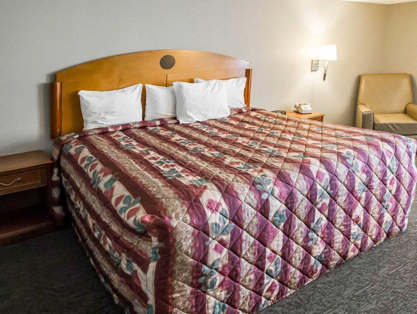 Days Inn & Suites By Wyndham Merrillville Εξωτερικό φωτογραφία