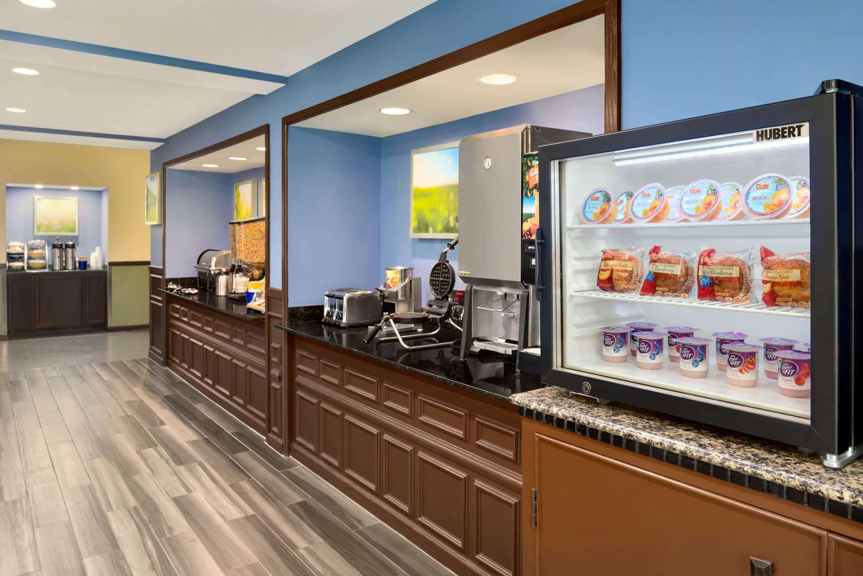 Days Inn & Suites By Wyndham Merrillville Εξωτερικό φωτογραφία