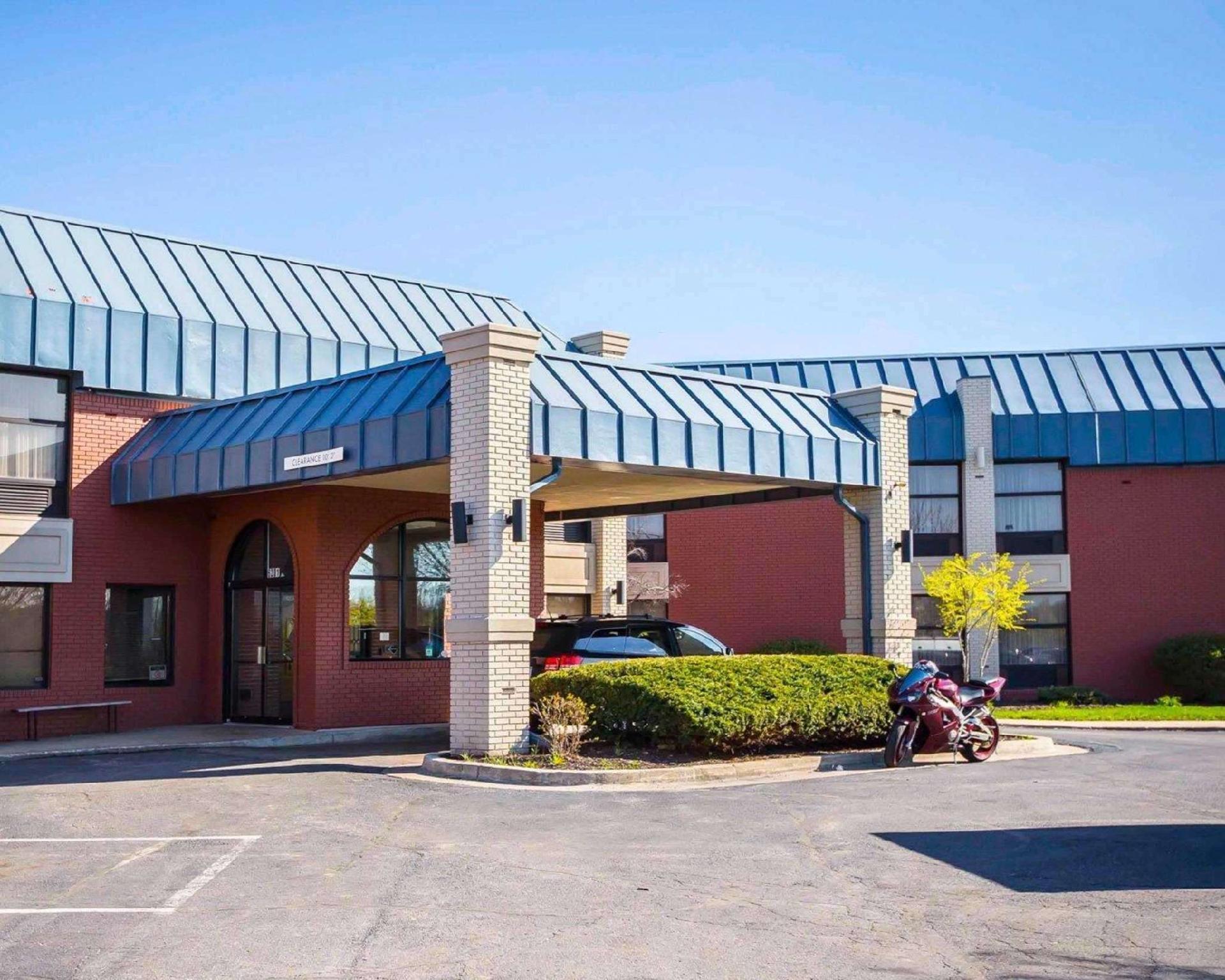 Days Inn & Suites By Wyndham Merrillville Εξωτερικό φωτογραφία