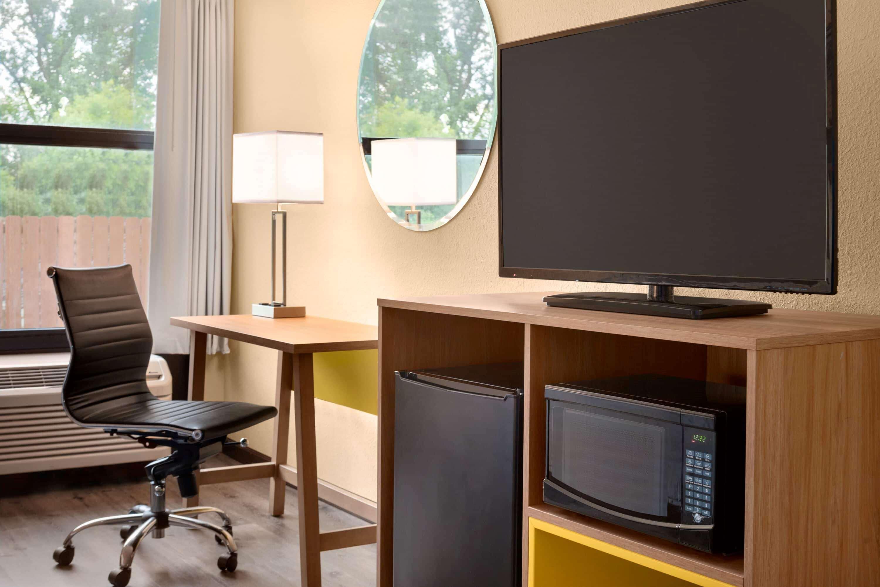Days Inn & Suites By Wyndham Merrillville Εξωτερικό φωτογραφία