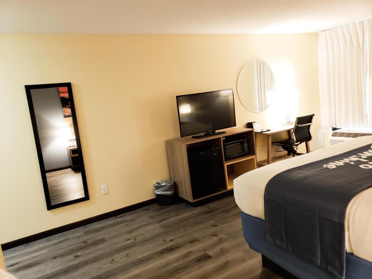 Days Inn & Suites By Wyndham Merrillville Εξωτερικό φωτογραφία