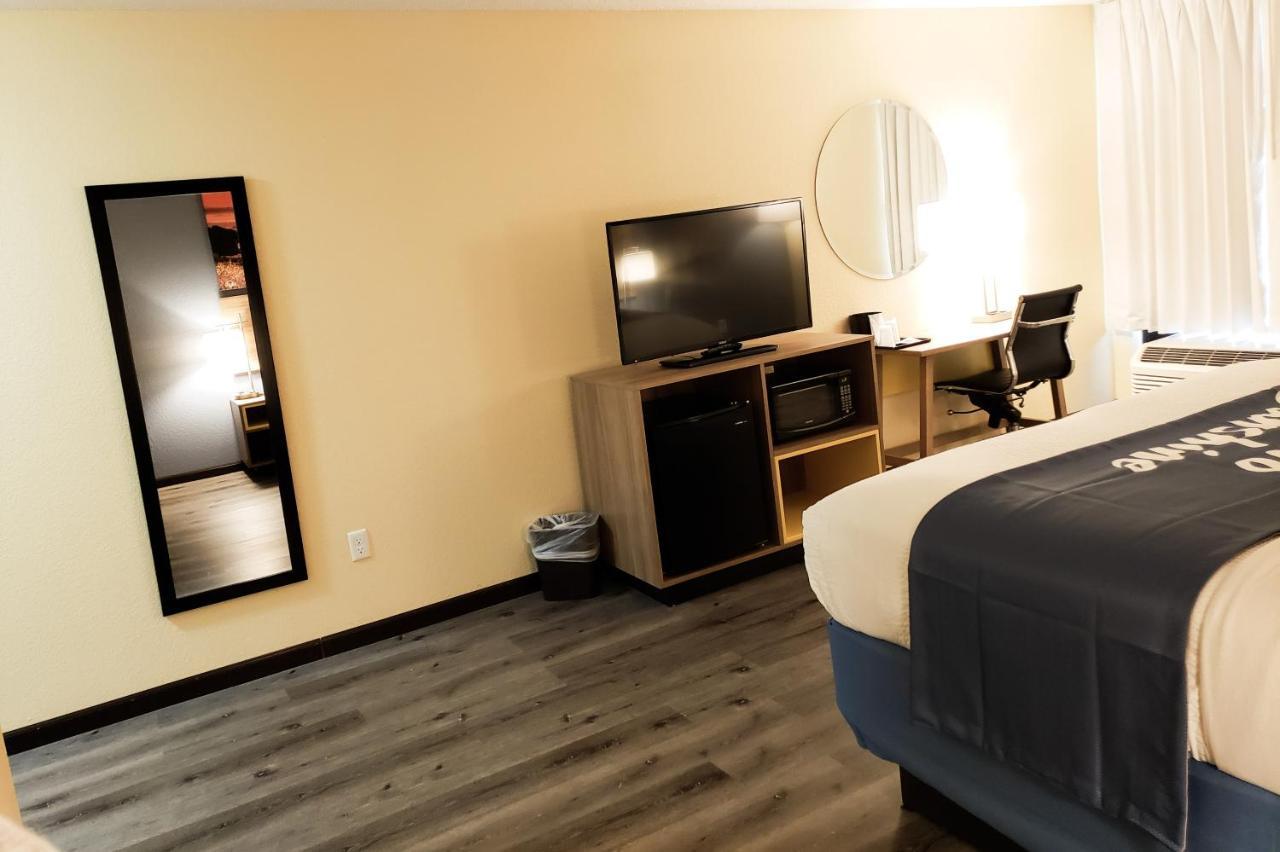 Days Inn & Suites By Wyndham Merrillville Εξωτερικό φωτογραφία