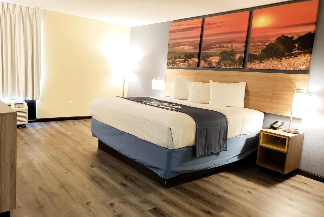 Days Inn & Suites By Wyndham Merrillville Εξωτερικό φωτογραφία