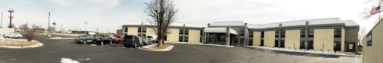 Days Inn & Suites By Wyndham Merrillville Εξωτερικό φωτογραφία